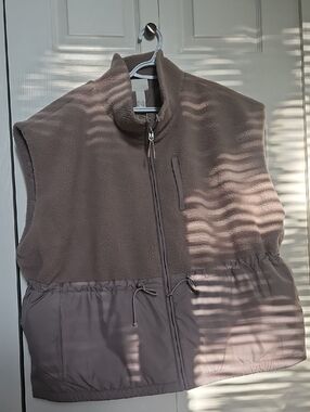 H&M Taupe/Fawn Fleece-Trim Vest
